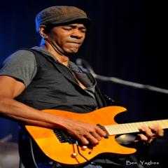 Nghe và tải nhạc Mp3 của Greg Howe hot nhất